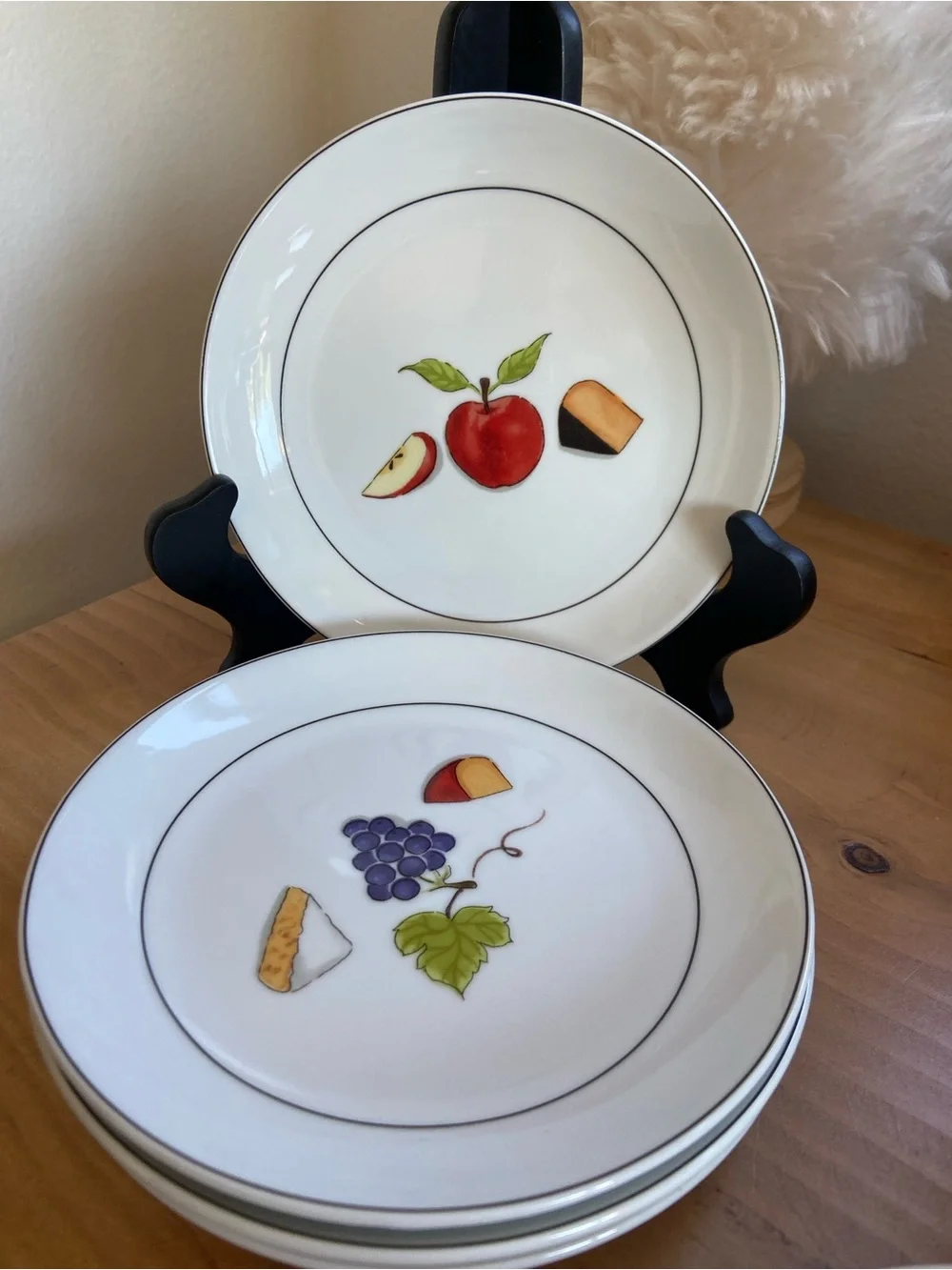 Crate Barrel Nancy Green Fruit Fromage Appetizer Plates 6.5” Set 5